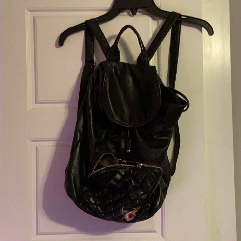 black vintage purse/backpack